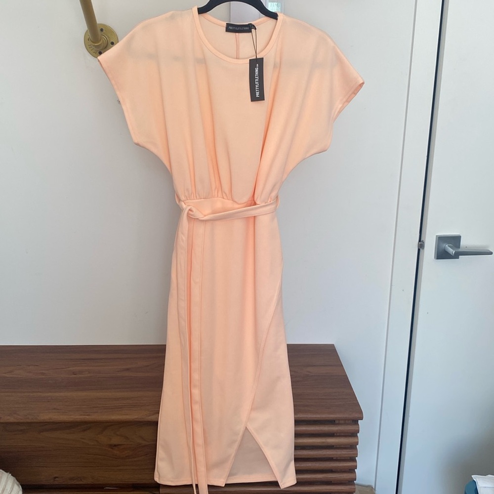PrettyLittleThing - NWT Peach Midi Dress - US 2 - Picture 5 of 13
